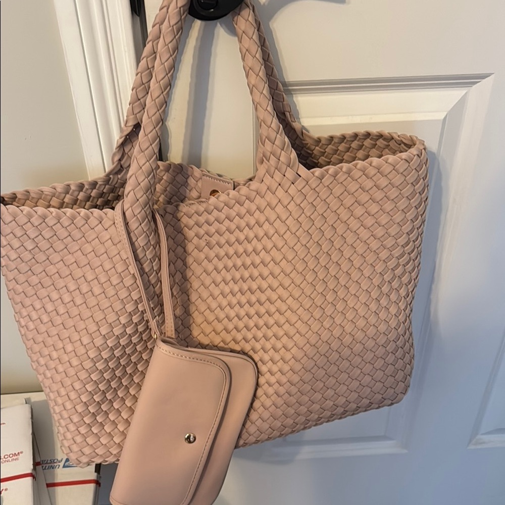 Elegant Woven Tote Bag in Blush Pink